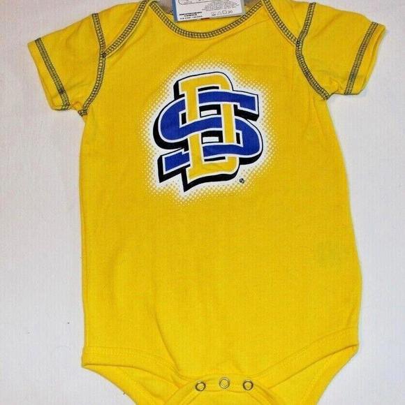 NEW 3 LOT INFANT NCAA SD SOUTH DAKOTA STATE JACKRABBITS ONE-PIECE BODYSUITS - Picture 5 of 6